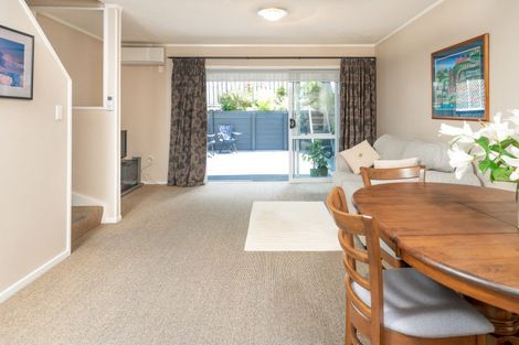 Photo of property in 5f Duke Street, Mount Victoria, Wellington, 6011