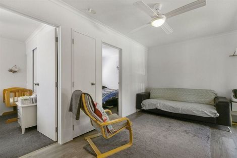 Photo of property in 7 Minaret Drive, Bucklands Beach, Auckland, 2014