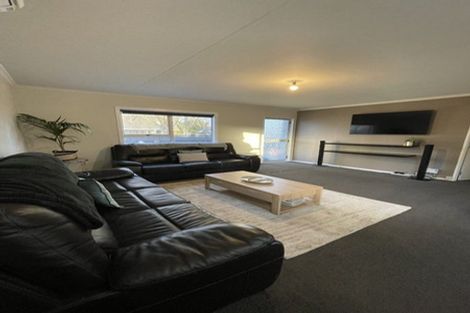 Photo of property in 38 Suzanne Grove, Kelvin Grove, Palmerston North, 4414