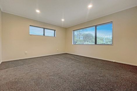 Photo of property in 65 Percy Kinsman Crescent, Riverstone Terraces, Upper Hutt, 5018