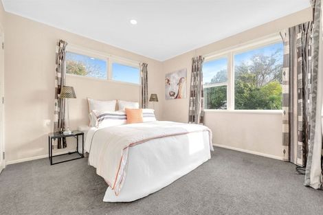 Photo of property in 52 Ennis Avenue, Pakuranga Heights, Auckland, 2010