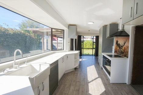 Photo of property in 7 Brough Place, St Andrews, Hamilton, 3200