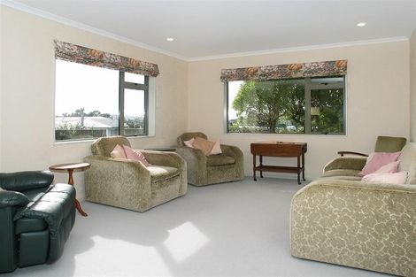 Photo of property in 46a Baylands Drive, Newlands, Wellington, 6037