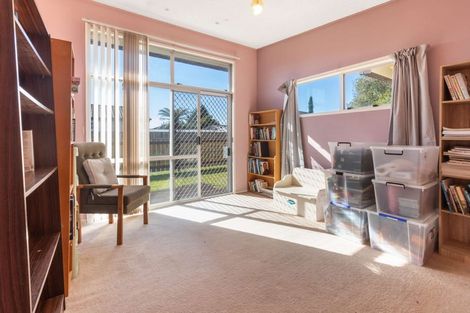 Photo of property in 28 Iles Road, Lynmore, Rotorua, 3010