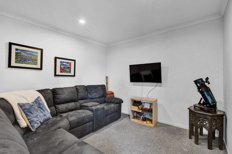 Photo of property in 17 Redwood Crescent, Hurdon, New Plymouth, 4310