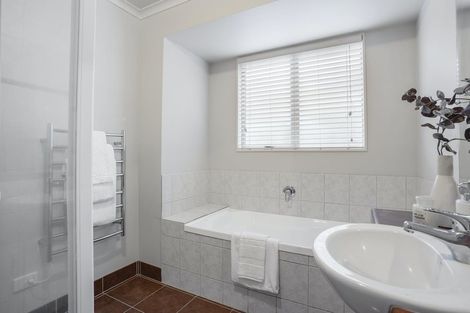 Photo of property in 113 Tauranga Place, Orewa, 0931