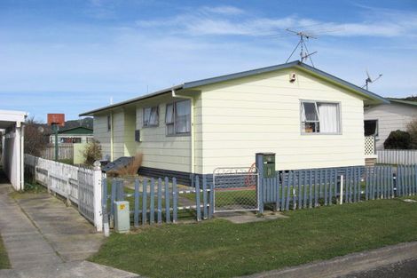 Photo of property in 3 Weymouth Grove, Wainuiomata, Lower Hutt, 5014