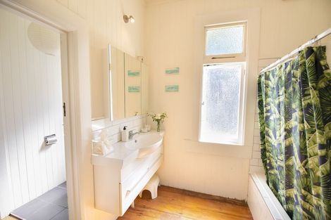 Photo of property in 55 Shakespeare Road, Bluff Hill, Napier, 4110