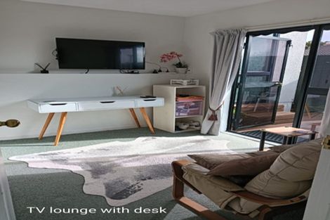 Photo of property in 1/12 Hebron Road, Waiake, Auckland, 0630