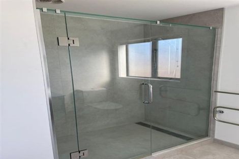 Photo of property in 3157 Great North Road, New Lynn, Auckland, 0600