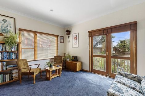 Photo of property in 156 Nevay Road, Karaka Bays, Wellington, 6022