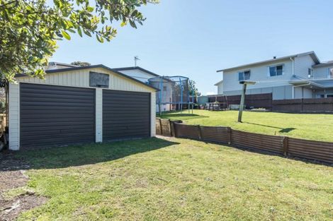Photo of property in 3 Freyberg Crescent, Waikanae Beach, Waikanae, 5036