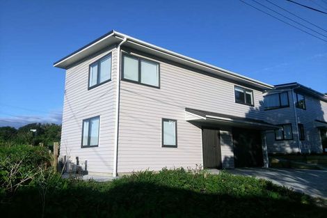 Photo of property in 106b Glanmire Road, Newlands, Wellington, 6037