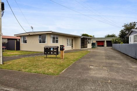 Photo of property in 17 Rimu Street, Hawera, 4610