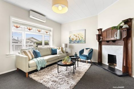 Photo of property in 2 Resolution Street, Lyall Bay, Wellington, 6022