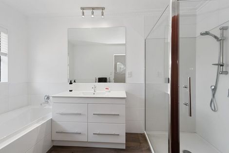 Photo of property in 8a Tamihana Avenue, Fairfield, Hamilton, 3214