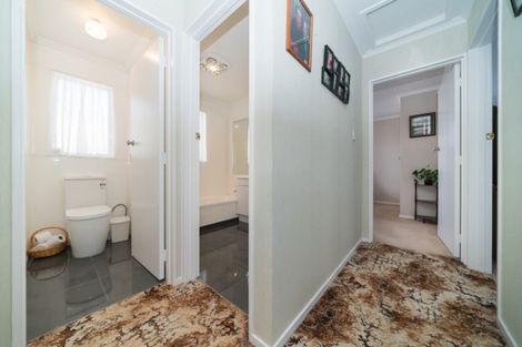 Photo of property in 66 Hillcrest Drive, Kelvin Grove, Palmerston North, 4414