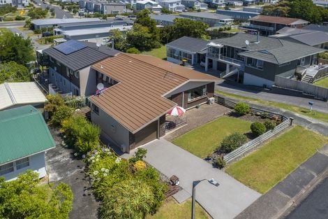 Photo of property in 13a Albatross Road, Red Beach, 0932