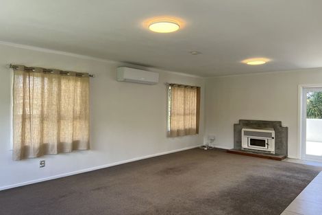 Photo of property in 31 Creamer Avenue, Belmont, Auckland, 0622