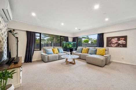 Photo of property in 37 Parkhill Road, Mellons Bay, Auckland, 2014