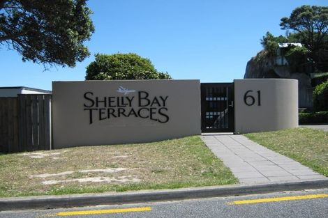 Photo of property in Shelley Bay Terraces, 1/61 Maupuia Road, Maupuia, Wellington, 6022