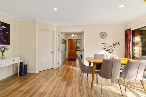 Photo of property in 33 Hoyte Place, Pukehangi, Rotorua, 3015