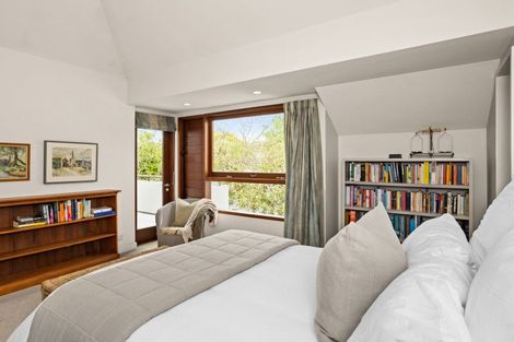 Photo of property in 1a Gillean Street, Havelock North, 4130