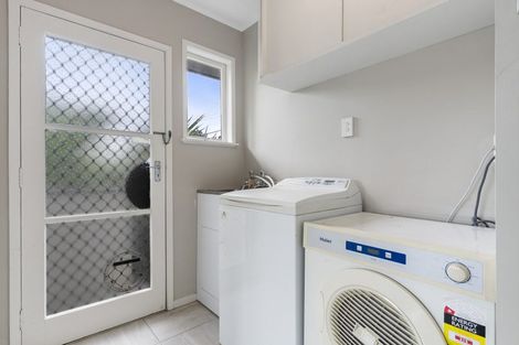 Photo of property in 234 Triangle Road, Massey, Auckland, 0614