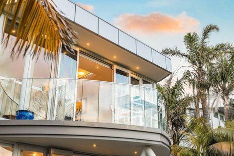 Photo of property in 127 Beach Road, Castor Bay, Auckland, 0620