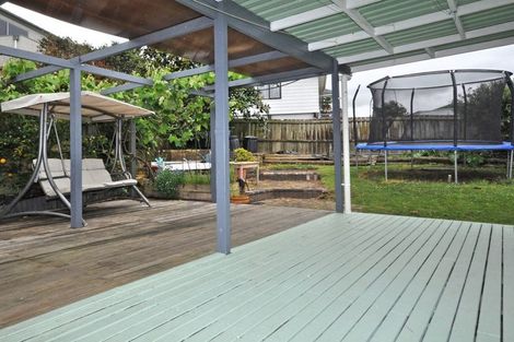 Photo of property in 2/7 Banksia Place, Goodwood Heights, Auckland, 2105