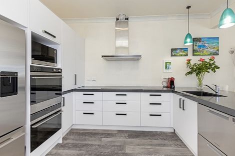 Photo of property in 473 Marine Parade, Napier South, Napier, 4110