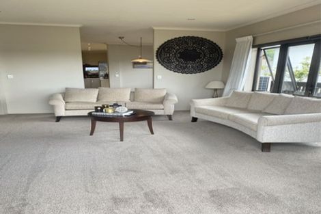 Photo of property in 2 Ellivani Rise, Pukekohe, 2120