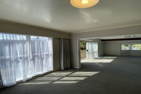 Photo of property in 30 Deller Grove, Silverstream, Upper Hutt, 5019