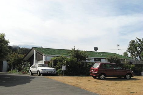 Photo of property in 32 Raekura Place, Redcliffs, Christchurch, 8081