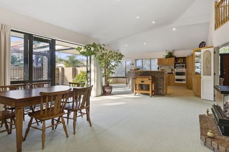 Photo of property in 28 Seychelles Drive, Papamoa Beach, Papamoa, 3118