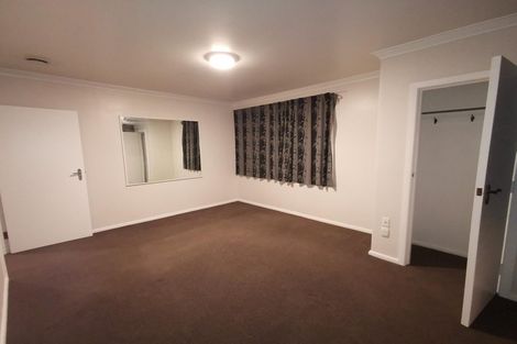 Photo of property in 52 Heretaunga Square, Silverstream, Upper Hutt, 5019