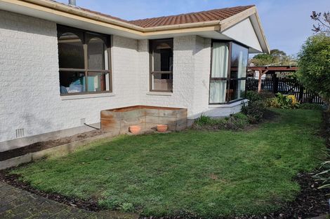 Photo of property in 2/12 Camrose Place, Ilam, Christchurch, 8041