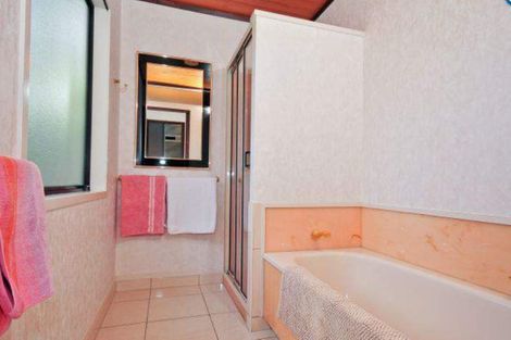 Photo of property in 23 Kensington Place, Fairfield, Hamilton, 3214