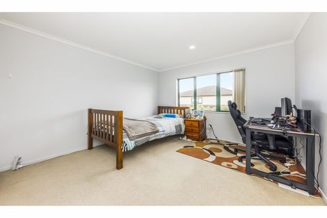 Photo of property in 38 Maypark Crescent, Flat Bush, Auckland, 2016