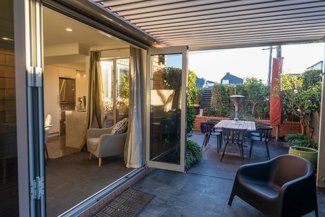 Photo of property in 16 Gracefield Avenue, Christchurch Central, Christchurch, 8013