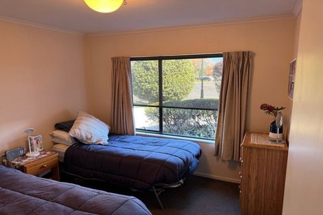 Photo of property in 1a Kingsgate Way, Havelock North, 4130