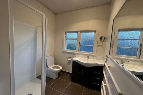 Photo of property in 2/54 Lynwood Road, New Lynn, Auckland, 0600