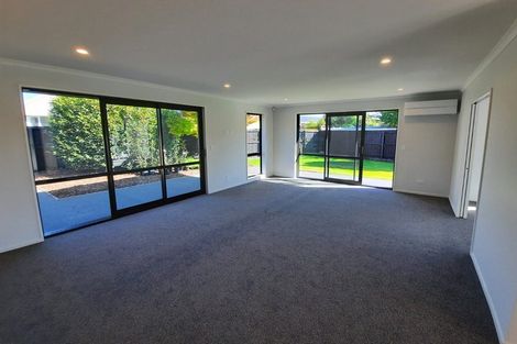 Photo of property in 6 Kirkdale Place, Avonhead, Christchurch, 8042