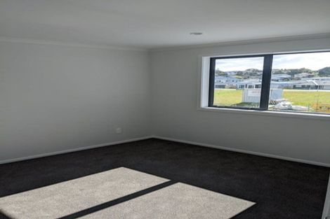 Photo of property in 1b Breakwater Way, Whitby, Porirua, 5024