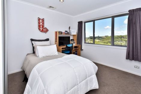 Photo of property in 6 Henriette Place, The Gardens, Auckland, 2105