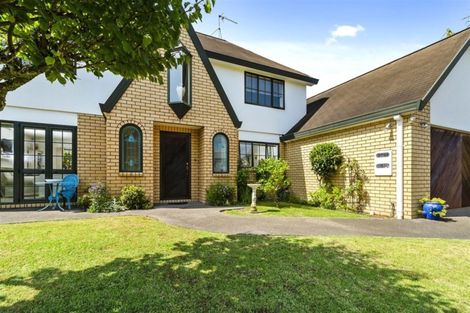 Photo of property in 1/274 East Coast Road, Forrest Hill, Auckland, 0620