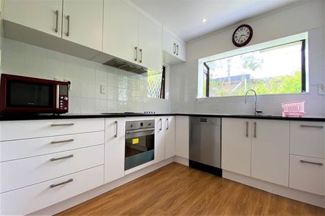 Photo of property in 16 Cherub Place, West Harbour, Auckland, 0618