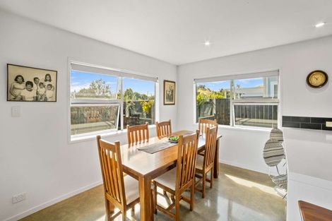 Photo of property in 10 Tuamotu Park, Wainui, Gisborne, 4010