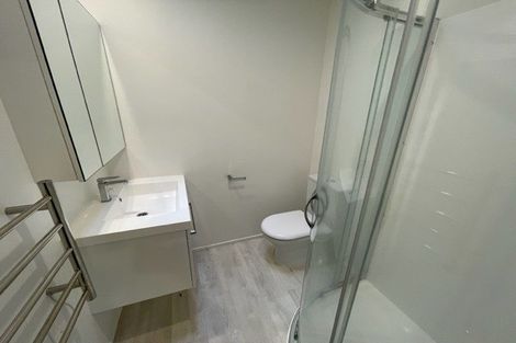 Photo of property in 2/48 Shakespeare Road, Milford, Auckland, 0620