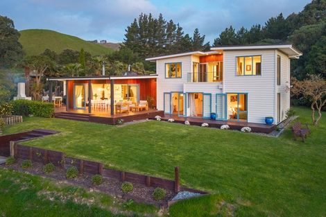 Photo of property in 105 Waterfall Road, Paraparaumu, 5032